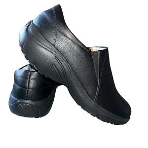 NWT Hawkwell Black Slip-On Comfort Shoes Size 9 Peter Rabbit Lining.